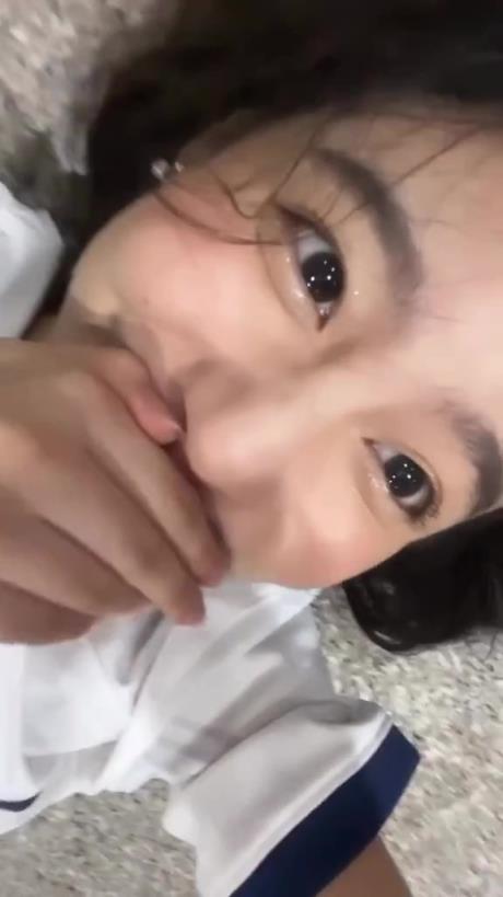 直接瘫倒在地？泰国女子收到孙兴慜签名后的反应