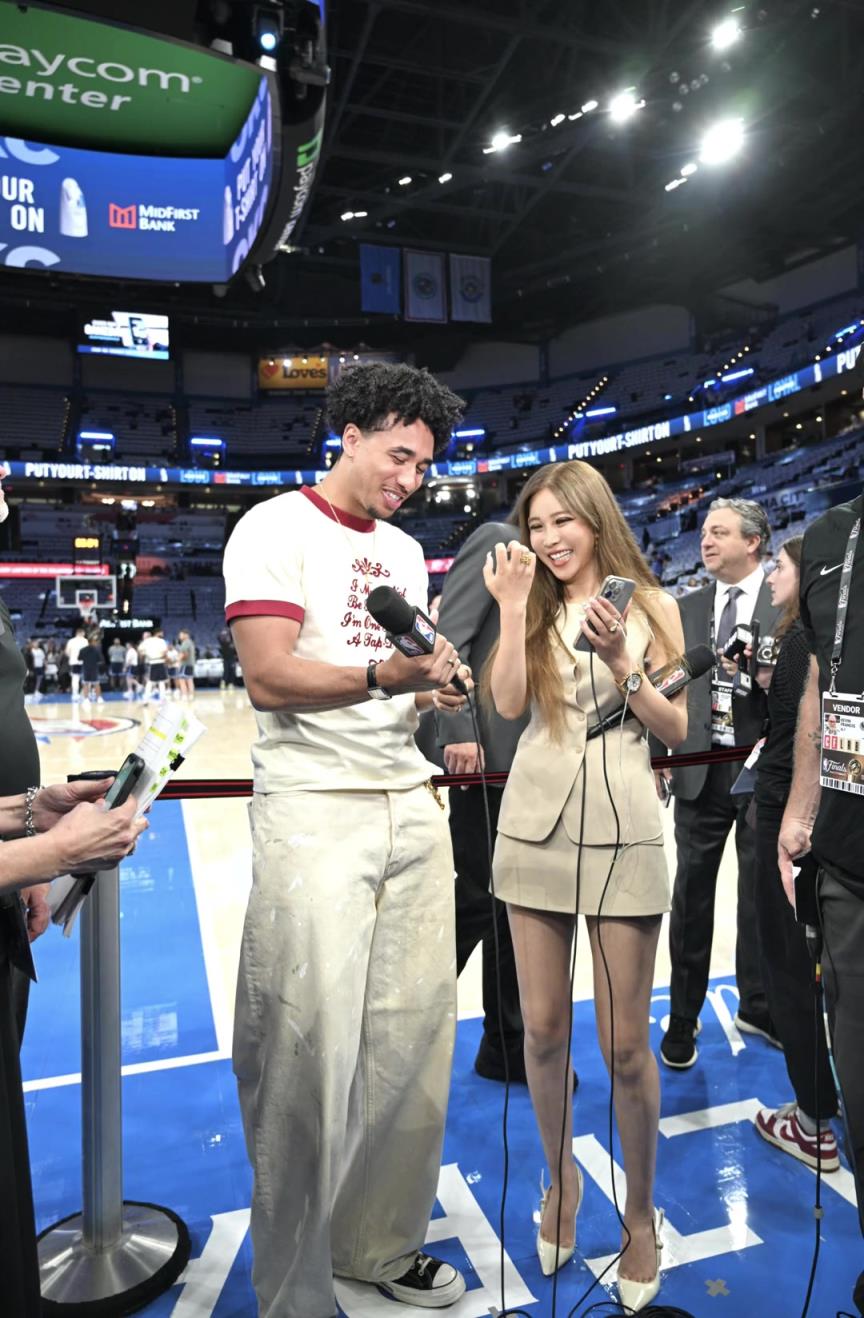 周玲安社媒晒NBA总决赛期间照片