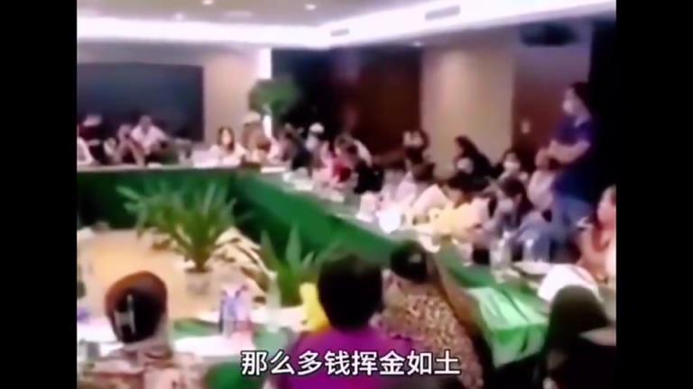 当年女债权人怒斥许家印：CNM！那么多豪宅还玩了那么多女明星