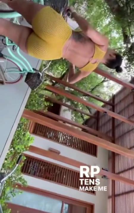杰伦格林带着大他23岁的老baby，这样看确实风韵犹存啊！